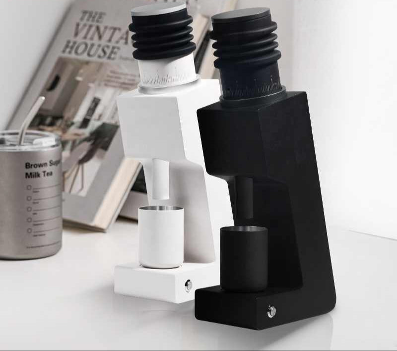005 Tilted Bean Grinder N520-SA with titanium-plated ghost burr and 30g capacity in black and white.

